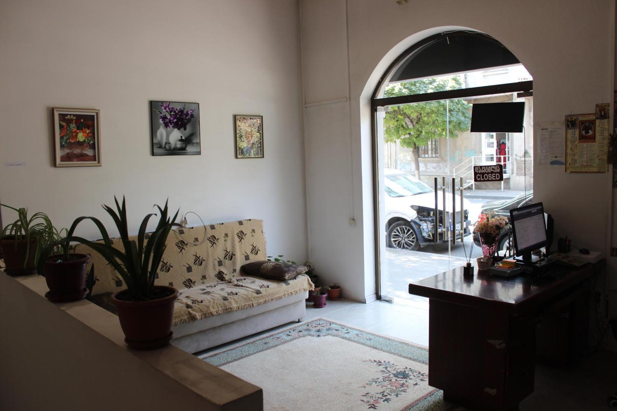Hostel Near The Square Tbilisi ภายนอก รูปภาพ
