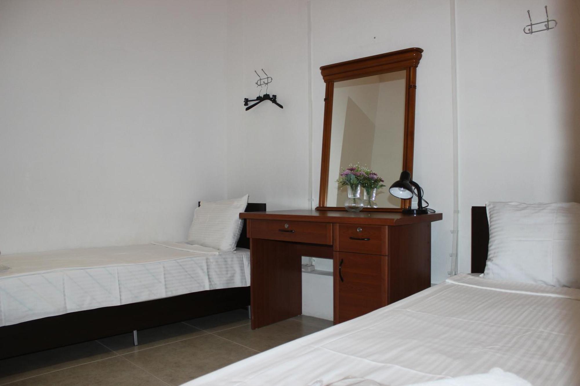 Hostel Near The Square Tbilisi ภายนอก รูปภาพ