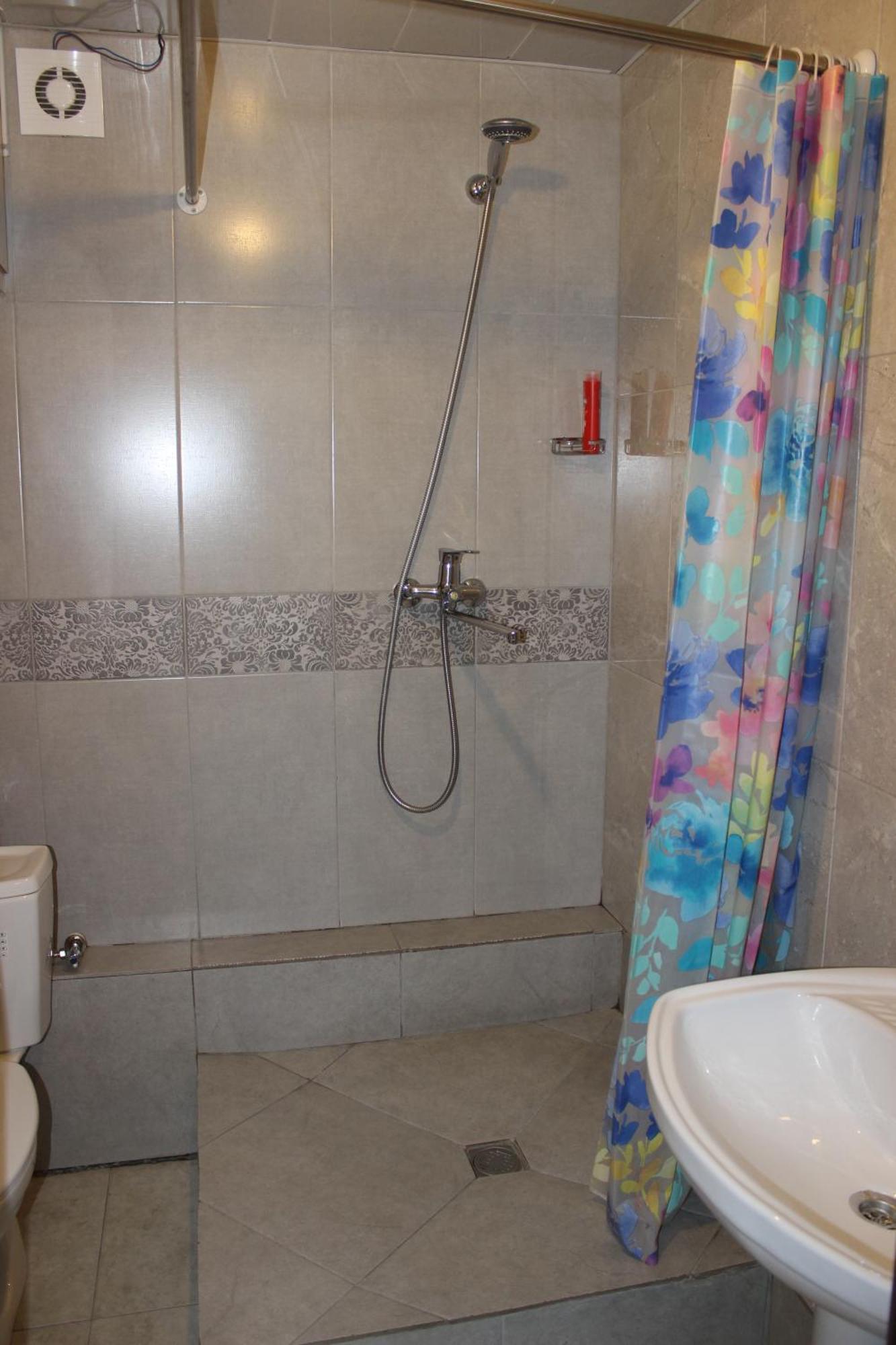 Hostel Near The Square Tbilisi ภายนอก รูปภาพ