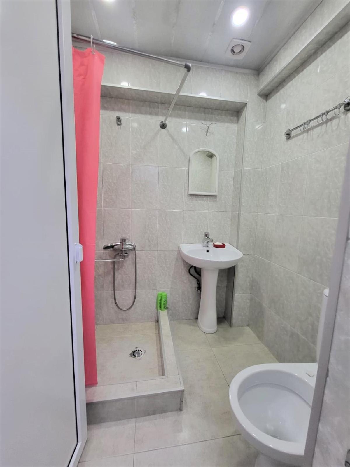Hostel Near The Square Tbilisi ภายนอก รูปภาพ