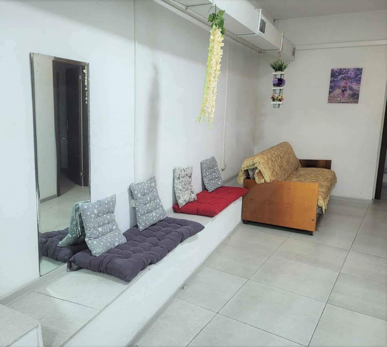 Hostel Near The Square Tbilisi ภายนอก รูปภาพ
