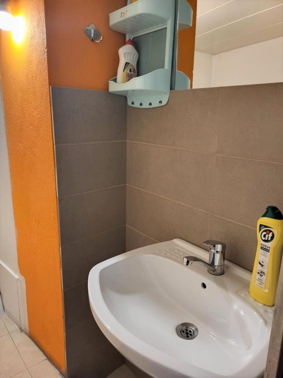 Hostel Near The Square Tbilisi ภายนอก รูปภาพ