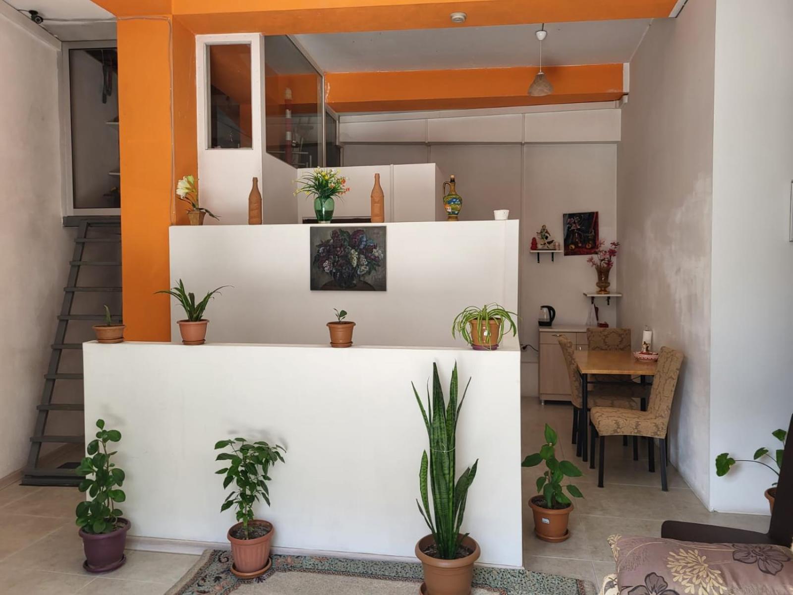 Hostel Near The Square Tbilisi ภายนอก รูปภาพ