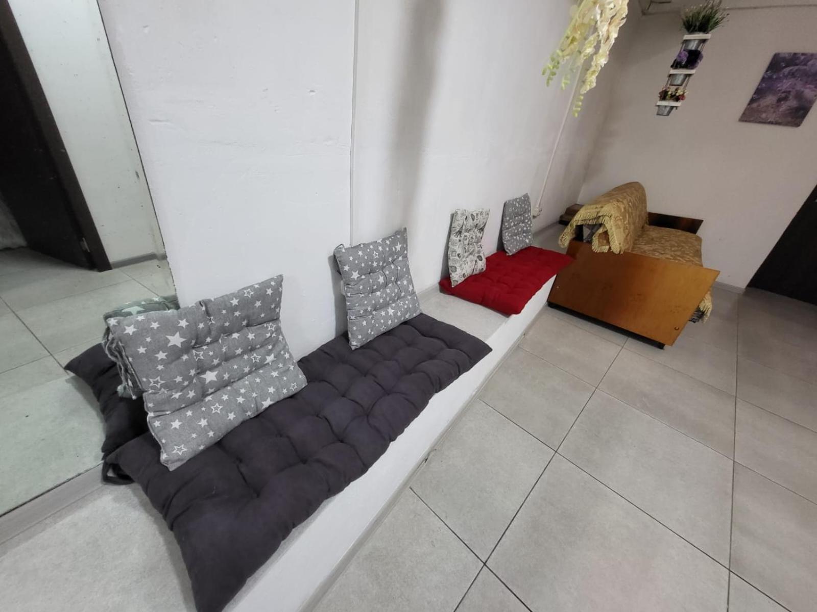 Hostel Near The Square Tbilisi ภายนอก รูปภาพ