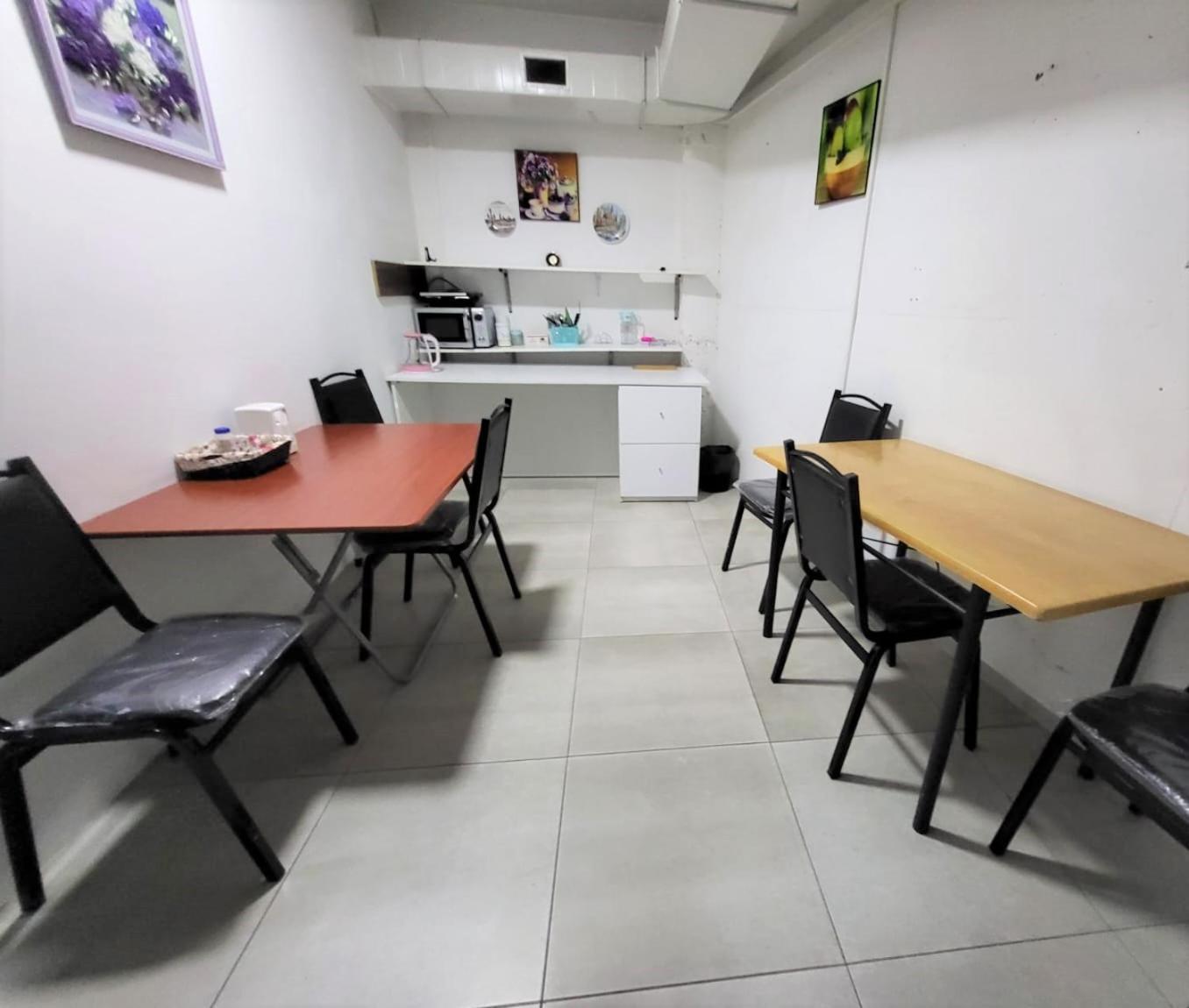 Hostel Near The Square Tbilisi ภายนอก รูปภาพ