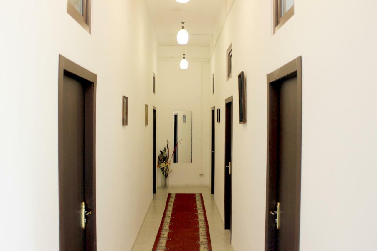 Hostel Near The Square Tbilisi ภายนอก รูปภาพ