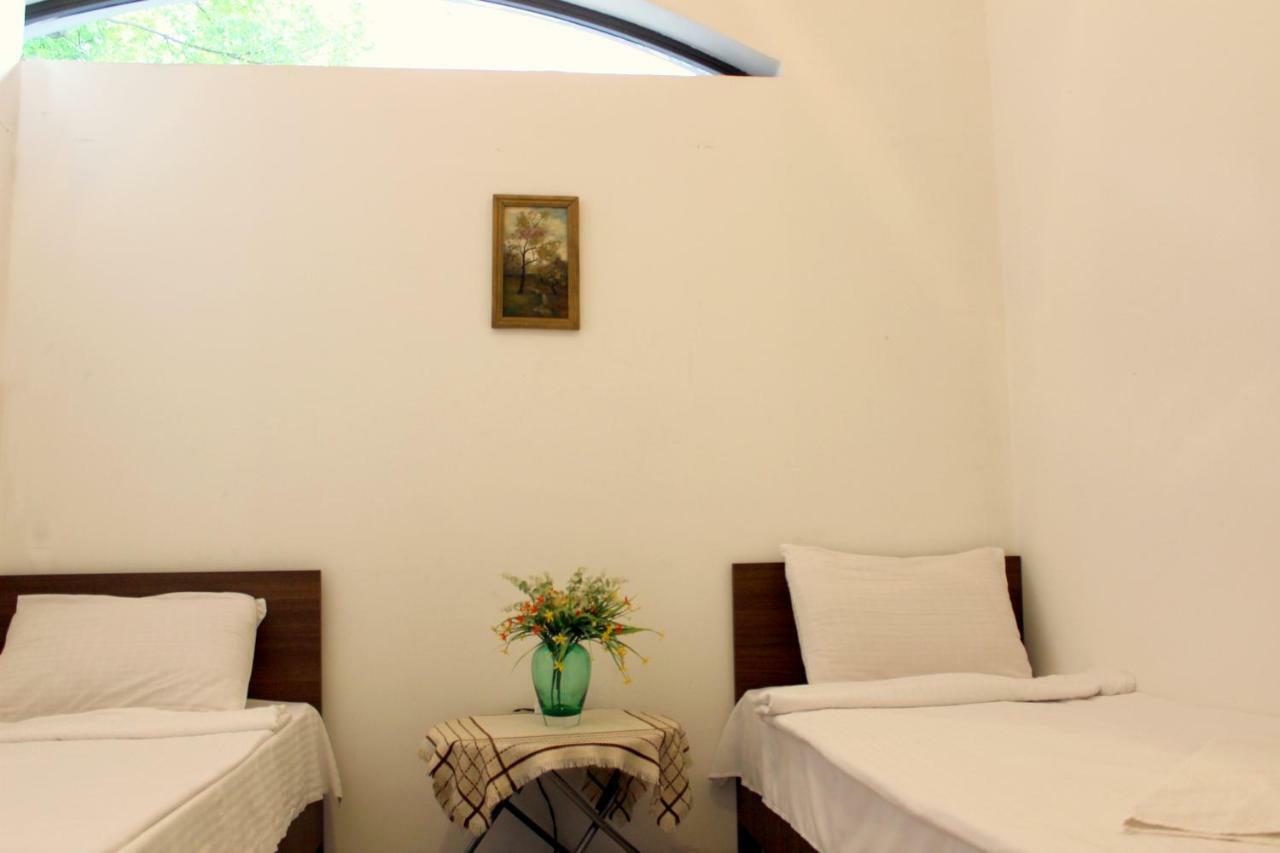 Hostel Near The Square Tbilisi ภายนอก รูปภาพ